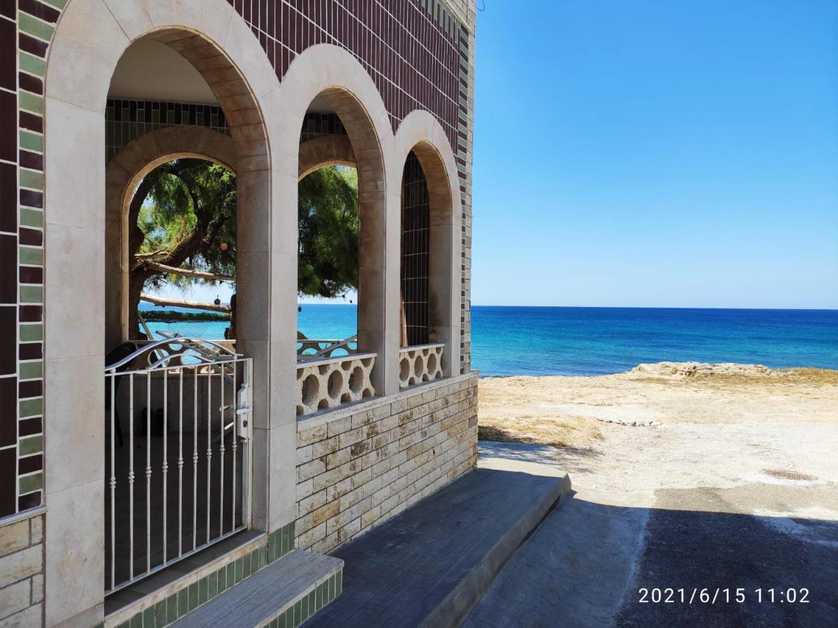 マリーナ・ディ・マンカヴェルサ Casa Fronte Mareヴィラ エクステリア 写真